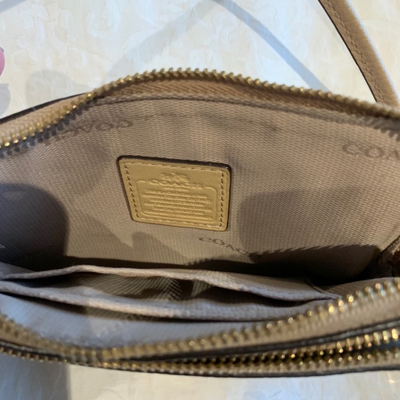 Nude Coach Zip-Up Coin Purse/Wristlet - Picture 4 of 4